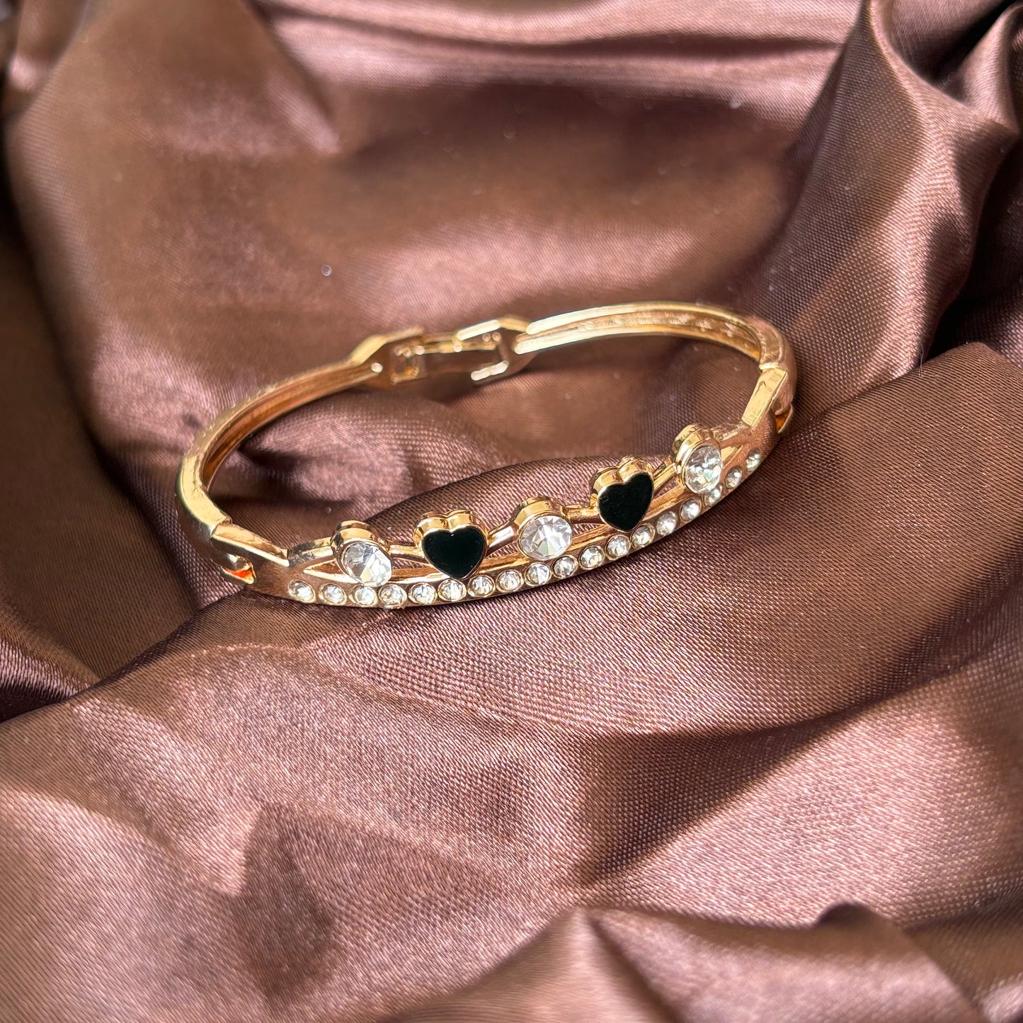 Noir Fleur Bangle Bracelet 1