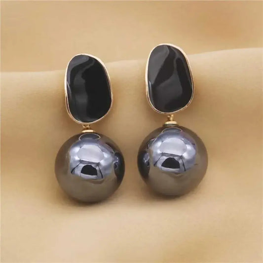 Noir Luxe Pearl Drop Earrings